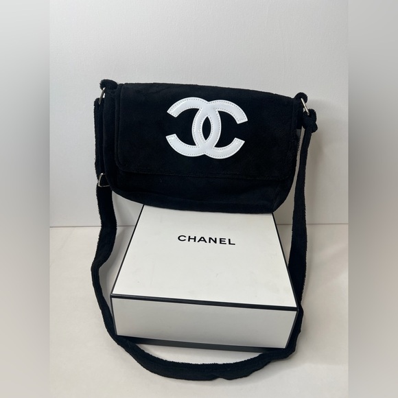 0 Handbags - Chanel Makeup Bag crossbody purse velour flap CC black white terry precision